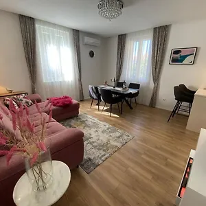  Apartment In The Center